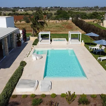 Lucia Con Piscina Privata A Per 12 Persone Villa Gallipoli