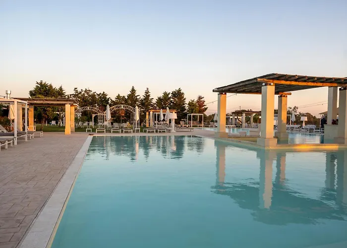 Lucia Con Piscina Privata A Per 12 Persone