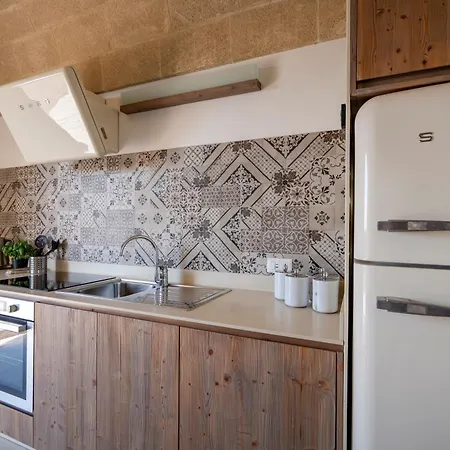 Lucia - Exclusive Private Pool ガリポリ